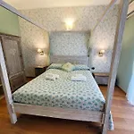 Baribello - 3 Bedrooms 3 Bathrooms - Station Bari
