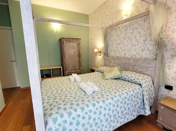 Baribello - 3 Bedrooms 3 Bathrooms - Station