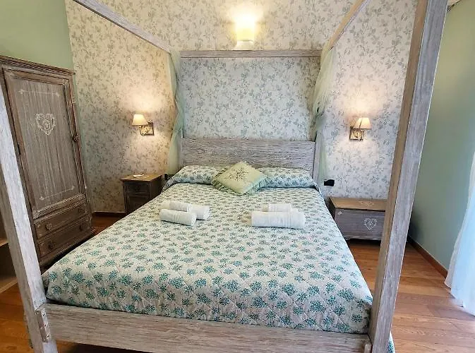 Baribello - 3 Bedrooms 3 Bathrooms - Station Bari